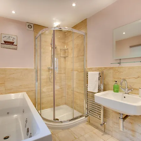 Barbican View - Luxury Apartment Opposite Alnwick Castle Exterior photo
