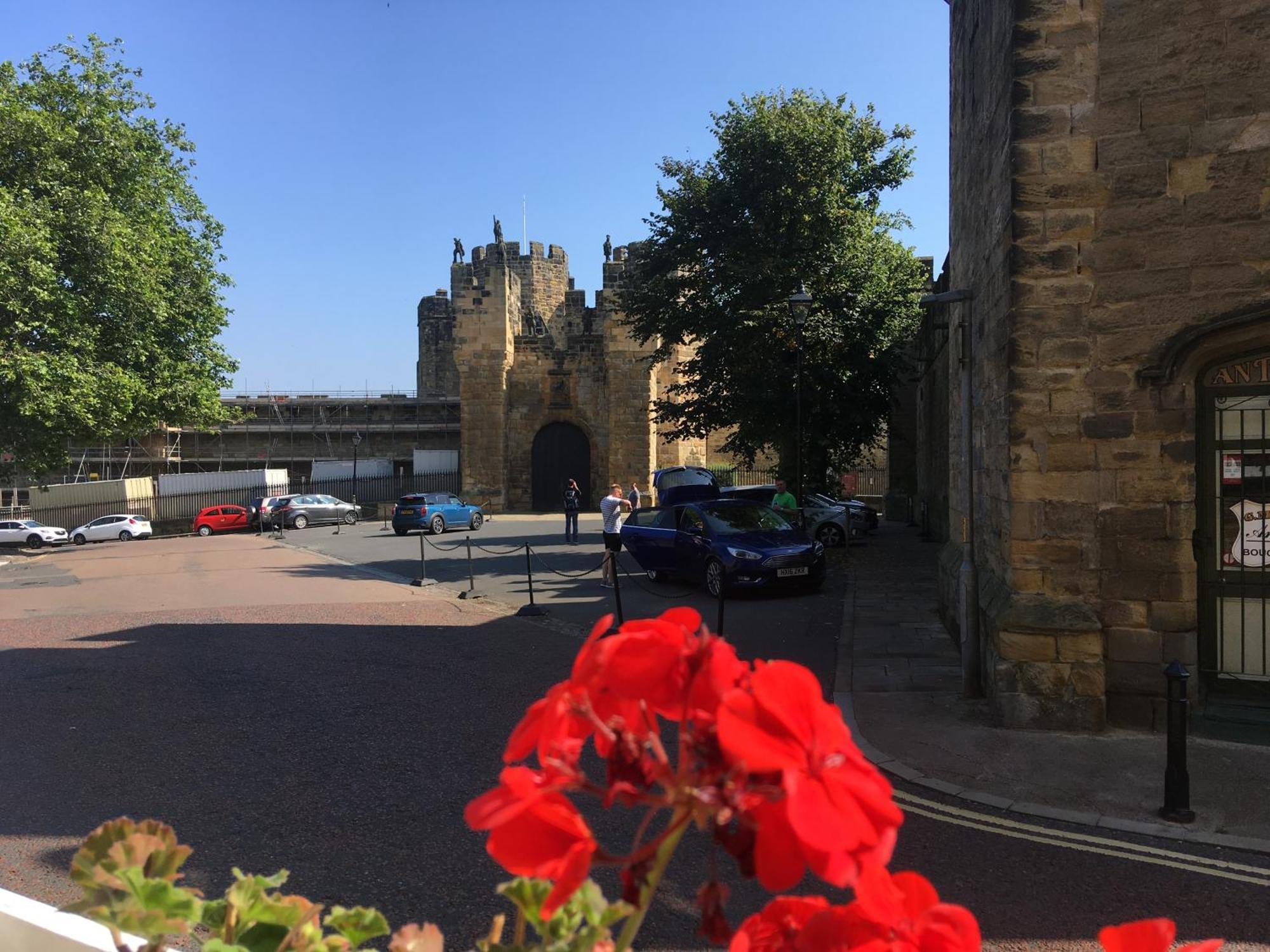 Barbican View - Luxury Opposite Castle Apartment Alnwick
