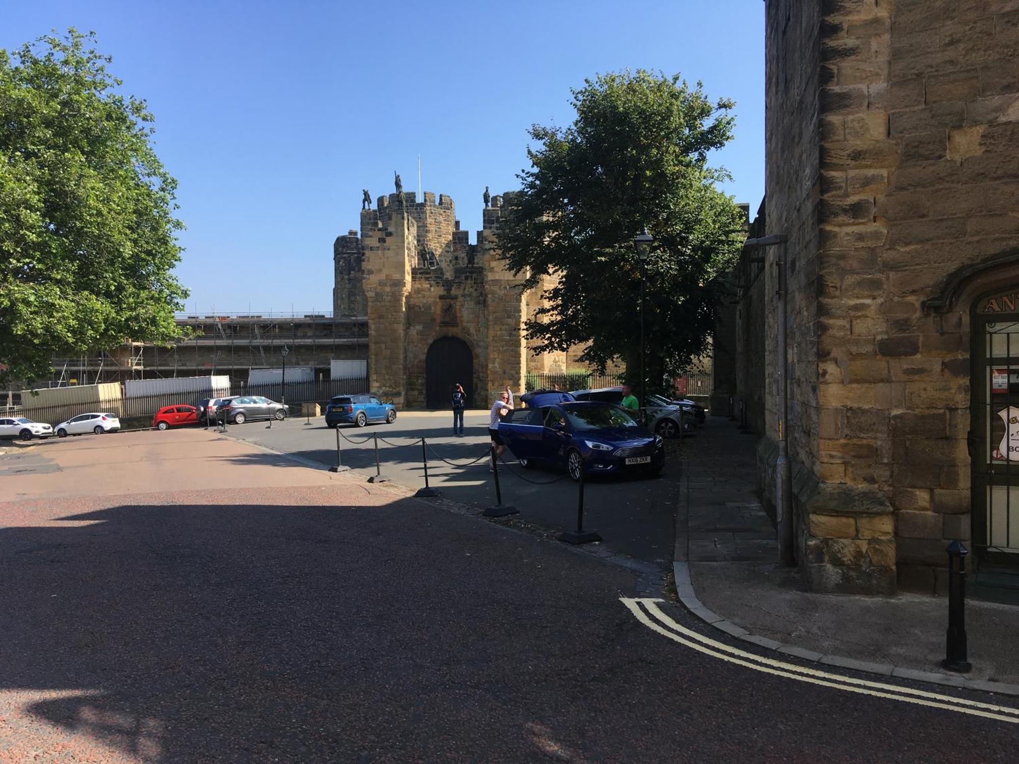 Barbican View - Luxury Opposite Castle Apartment